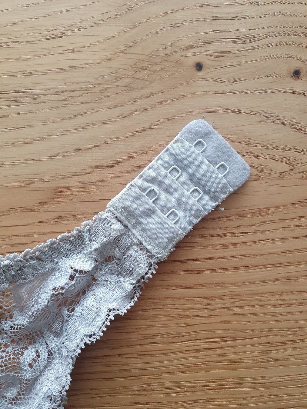 Sonstige Unterwäsche: Weisser Spitze BH, Grösse 75C – Gebraucht aus Moosseedorf von Sonnenschein.. 3