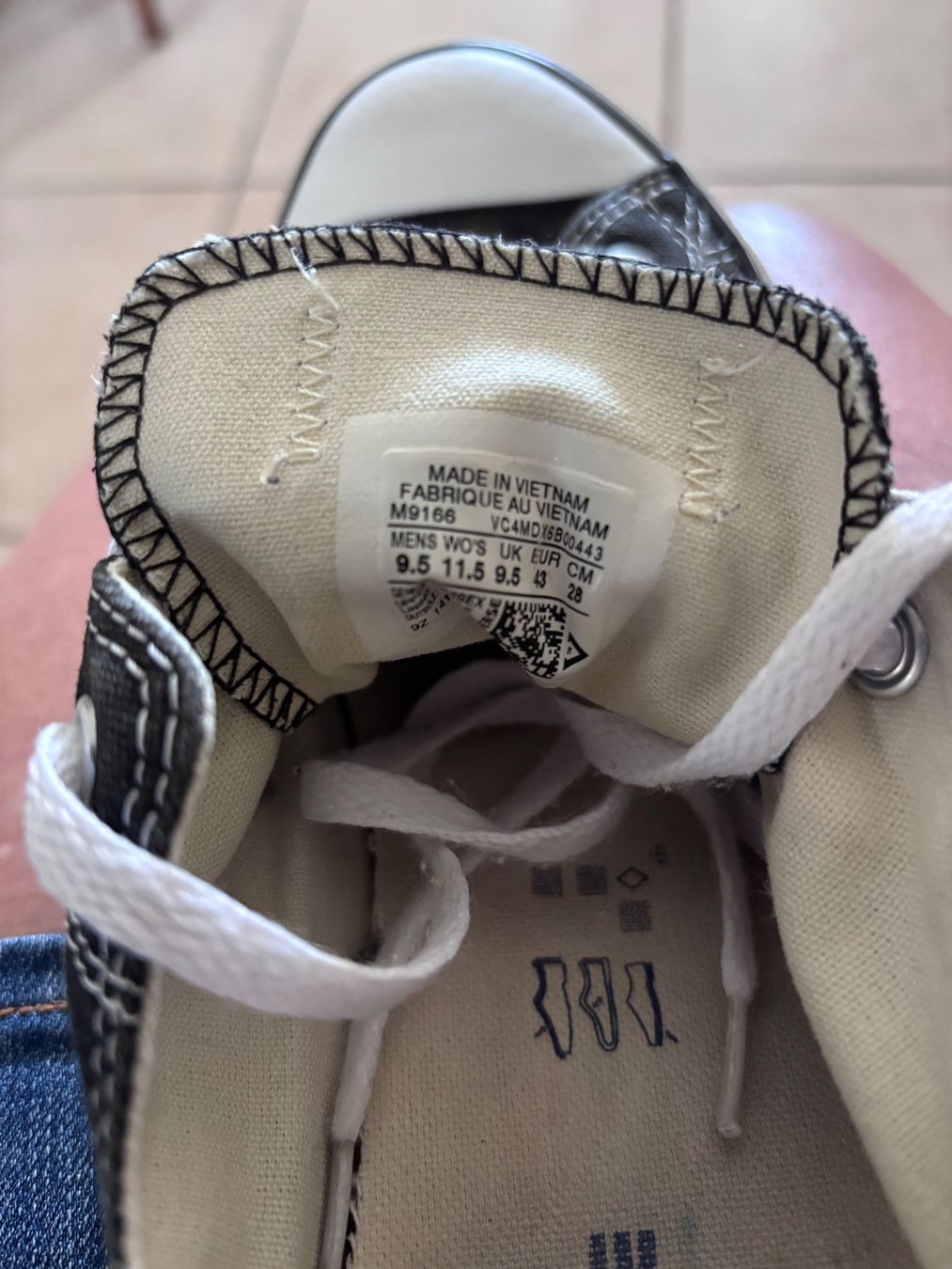 Converse Herrenschuhe: Converse schwarz 43 – Gebraucht aus Balsthal von Uroby 4