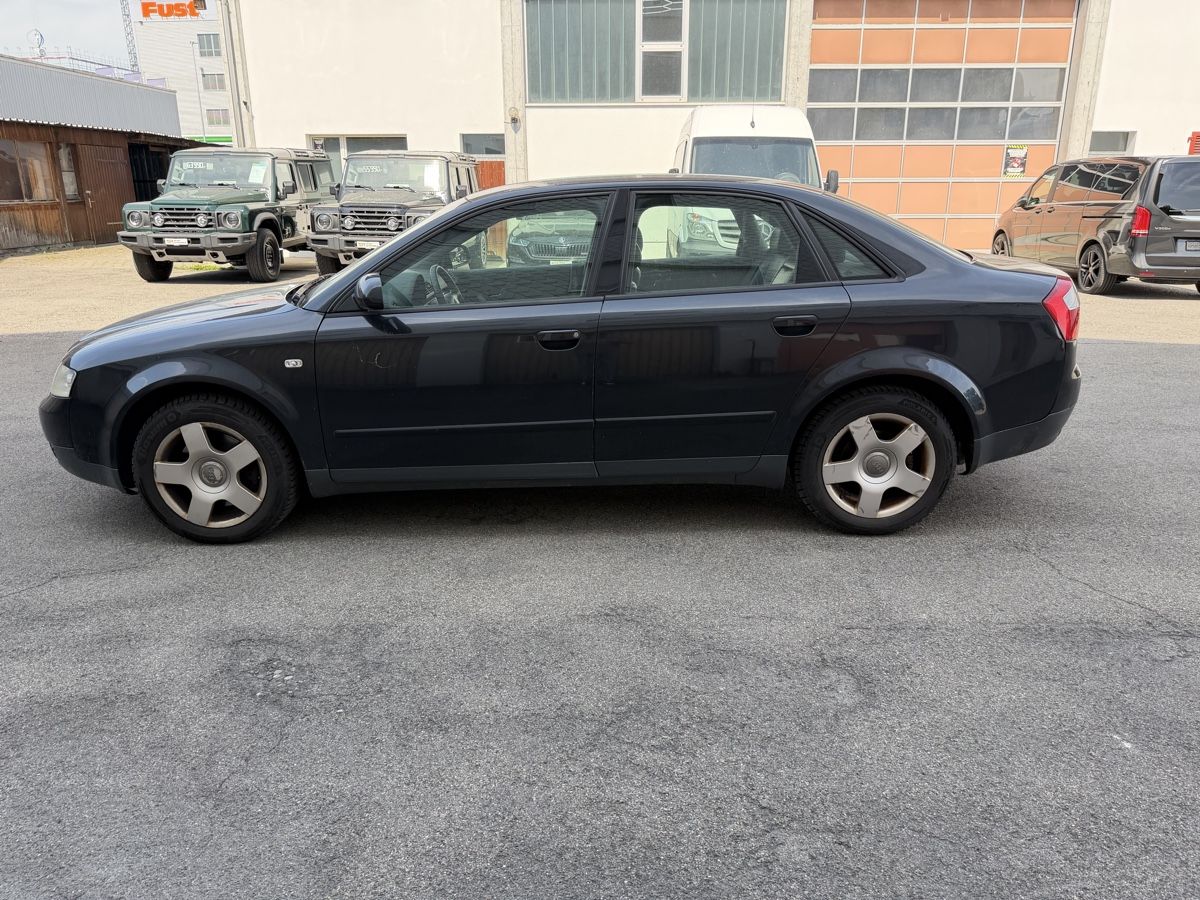 Audi Automobili: Audi A4 3.0 Benzin Automat Limousine schwarz Ab 1.- – Usato da Oberbüren venduto da slaki.ra 7