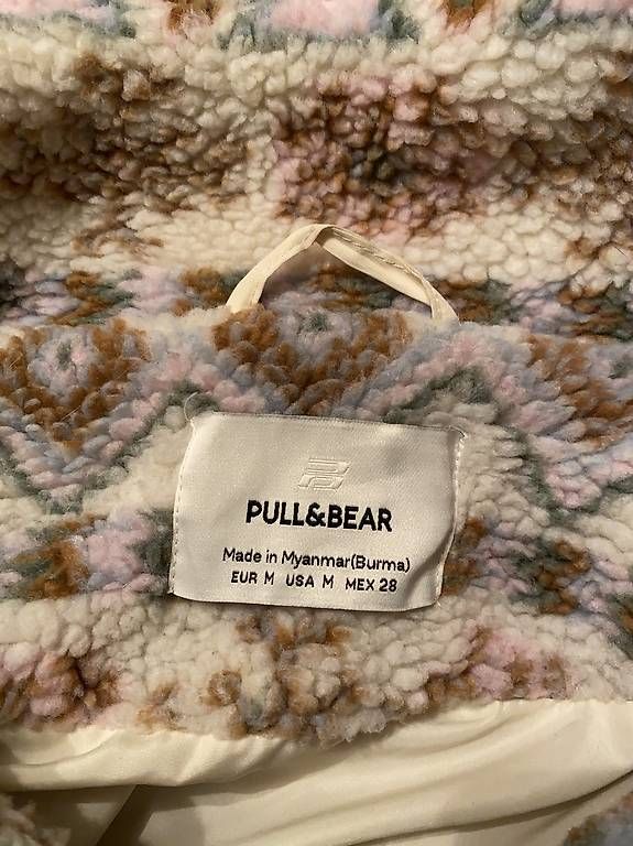 Jacken: Teddyjacke/ Fleecejacke mit Wintermuster  Gr. M – Gebraucht aus ballwil von finduss99 2