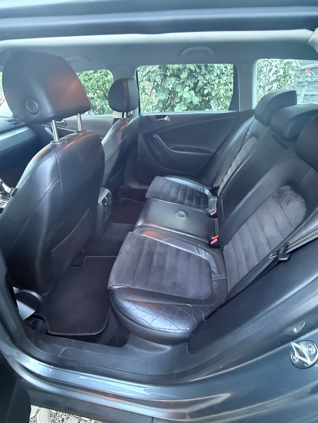 VW Automobili: VW Passat Variant 2.0 TDI DSG | Leder | MFK | Klima | – Usato da Buchs ZH venduto da VithusanR 5