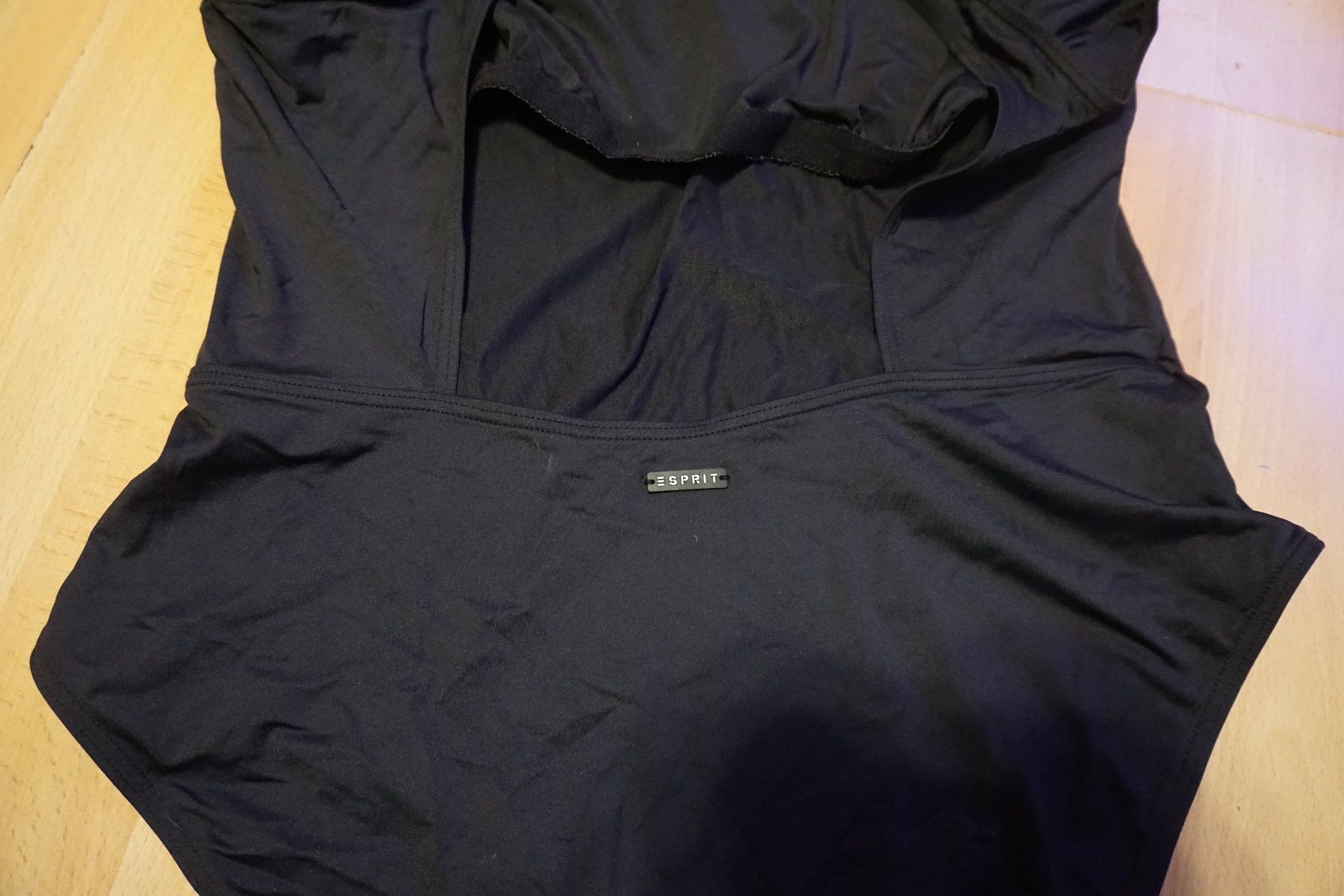 Esprit Costumi da bagno & Bikini: Schwarzer Badeanzug von Esprit, Grösse 44 – Usato da Zürich venduto da einalemjena 4