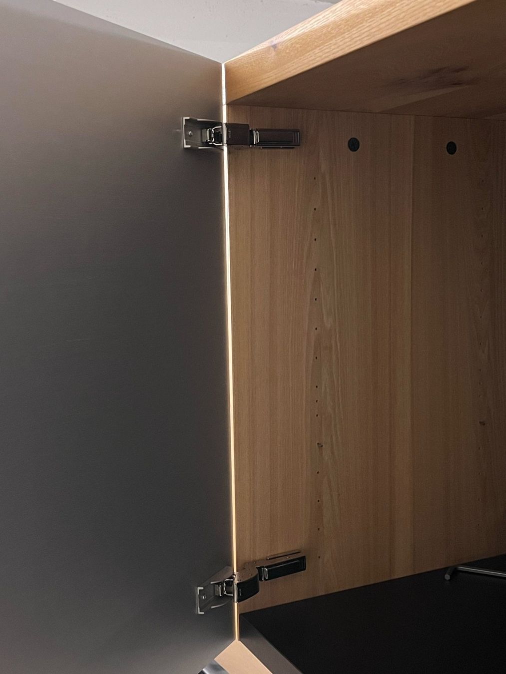 Scaffali: Enfilade en orme, portes aluminium finition brossé – Usato da COPPET venduto da lau_j5c6 2