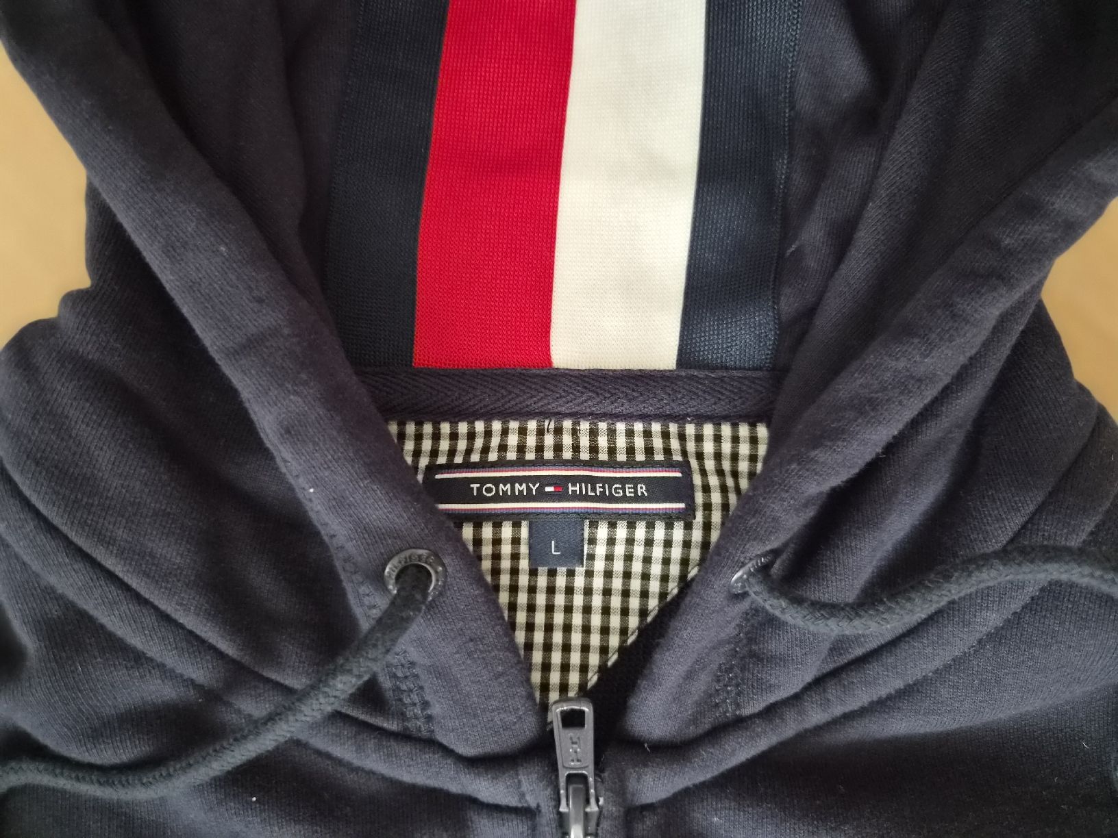 Tommy Hilfiger Maglioni & Felpe: HIlfiger Hoddie neuwertig Gr. L – Usato da Adlikon venduto da jahr01 3