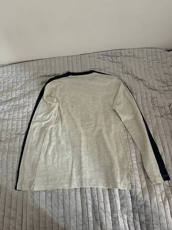 Hemden, T-Shirts & Polos: T-shirt garçon – Gebraucht aus Peseux von eri_lp7f