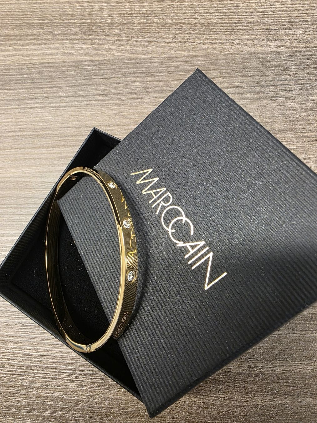 Marc Cain Bracciali & Braccialetti: Marccain Armreif Gold mit Steinen - NEU – Nuovo e nell'imballaggio originale da Tuggen venduto da Emlui 2