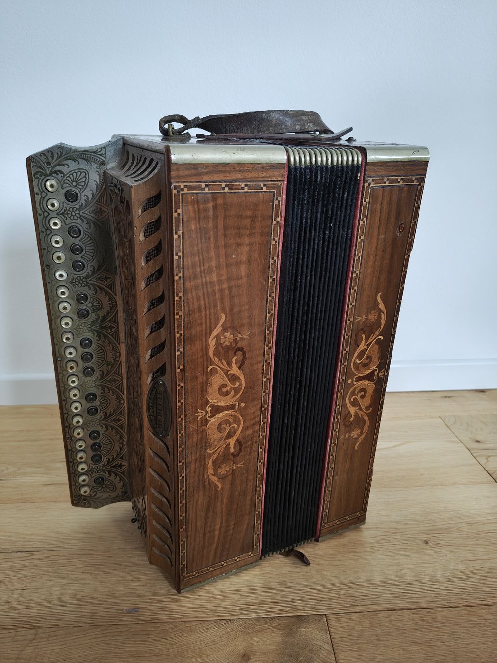 Strumenti musicali: Accordéon HERCULE Re.Pingeon LE LOCLE – Usato da Fontainemelon venduto da ad_ 2