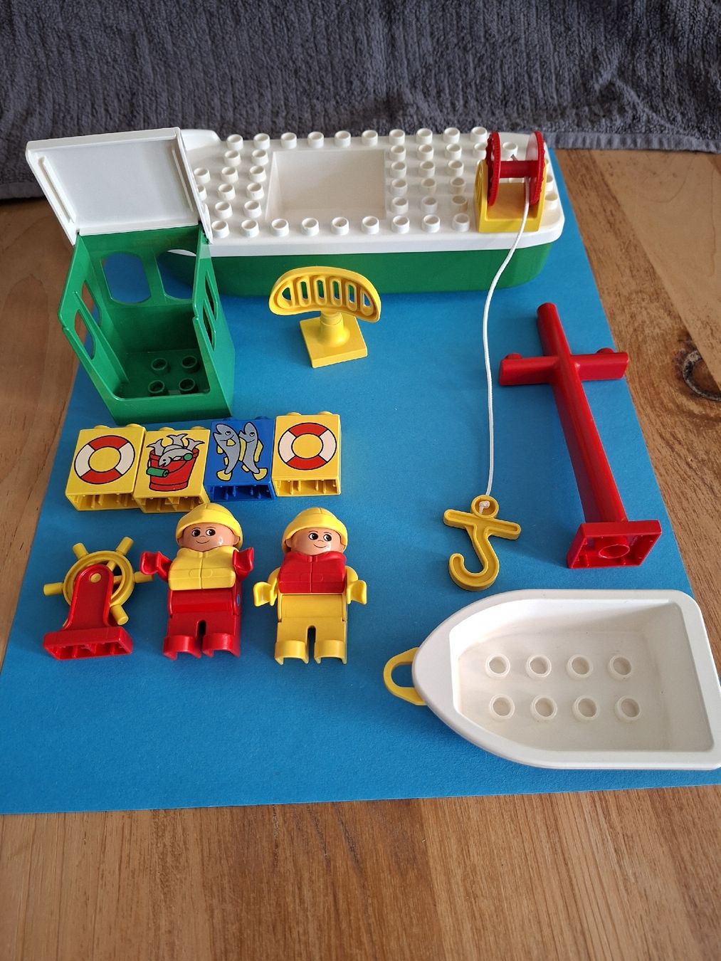 Lego Jouets: Duplo Fischerboot mit Beischiff – D'occasion à Elgg par Bijou2010 6