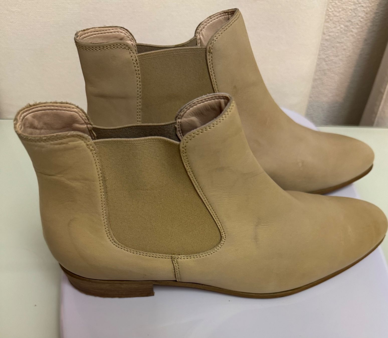 Scarpe da donna: Schicke Leder Stiefeletten, Beigi , Gr. 40 – Nuovo (secondo la descrizione) da Adliswil venduto da Jessik0 2