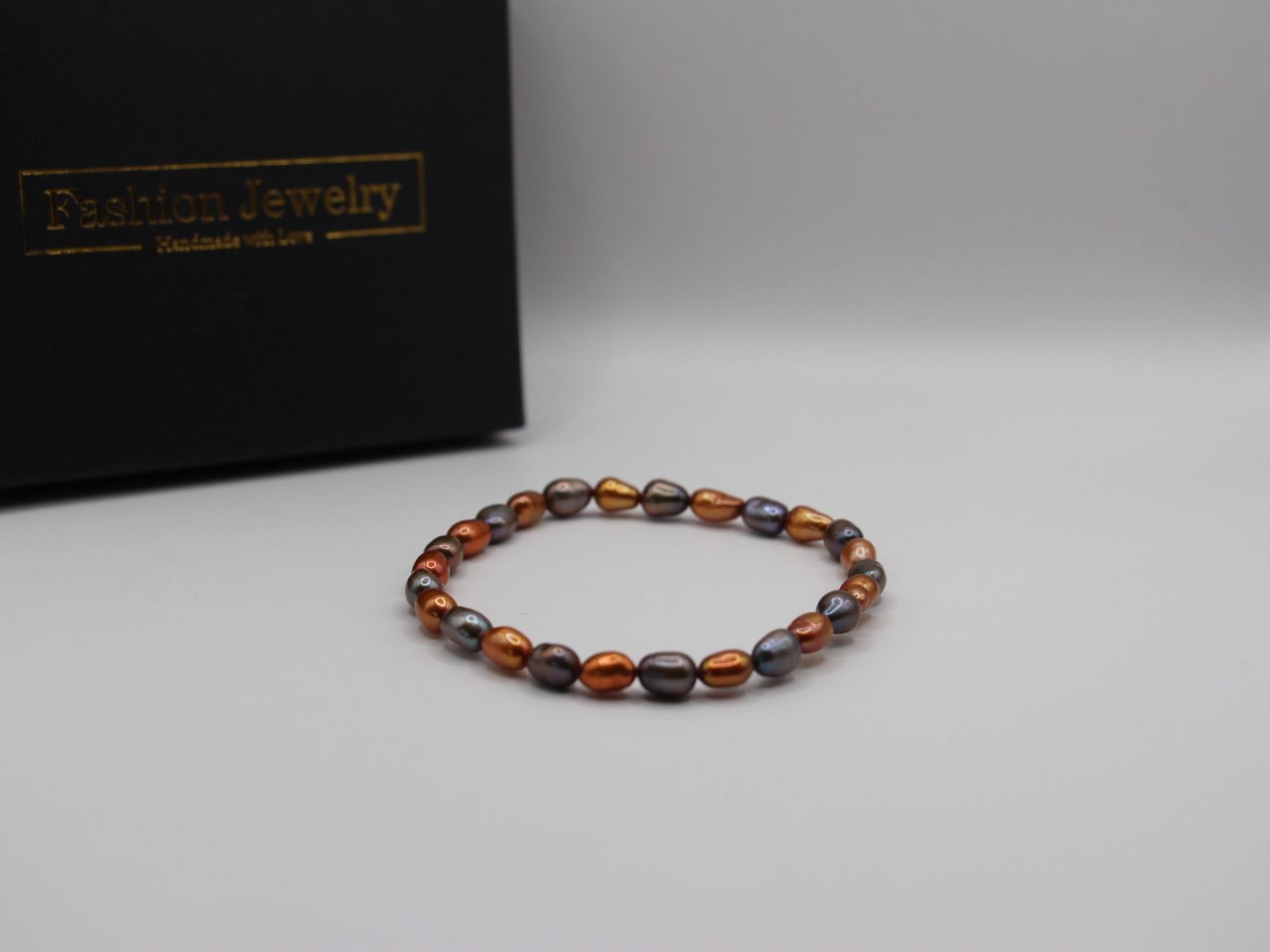 Bracciali & Braccialetti: **NEU** Armband aus echte Süsswasserperlen – Nuovo (secondo la descrizione) da Luzern venduto da jul_bn7b