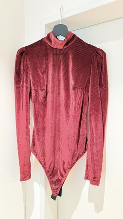Damen Cord Body in Weinrot NEU