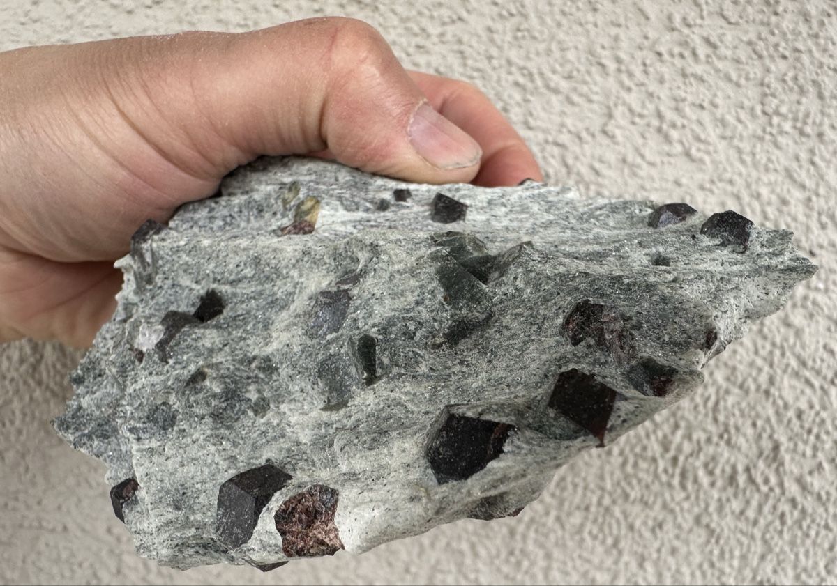 Minerali & Pietre curative: Granat Schweiz – Usato da Oberuzwil venduto da Crystall0 3