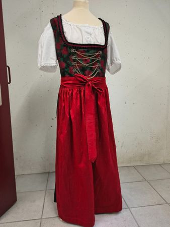 Dirndl Tracht mit Schürze und Bluse grosse Grösse