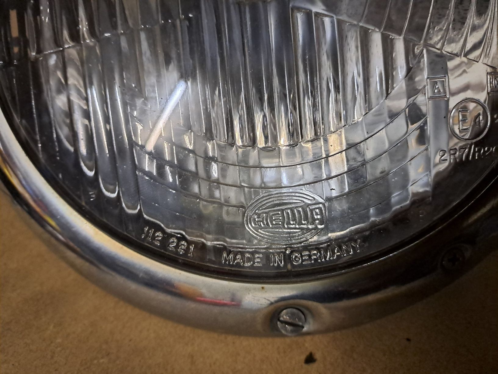 Hella Fari: Scheinwerferglas zu Volvo N88 – Nuovo (secondo la descrizione) da Riedtwil venduto da Scania94D- 1