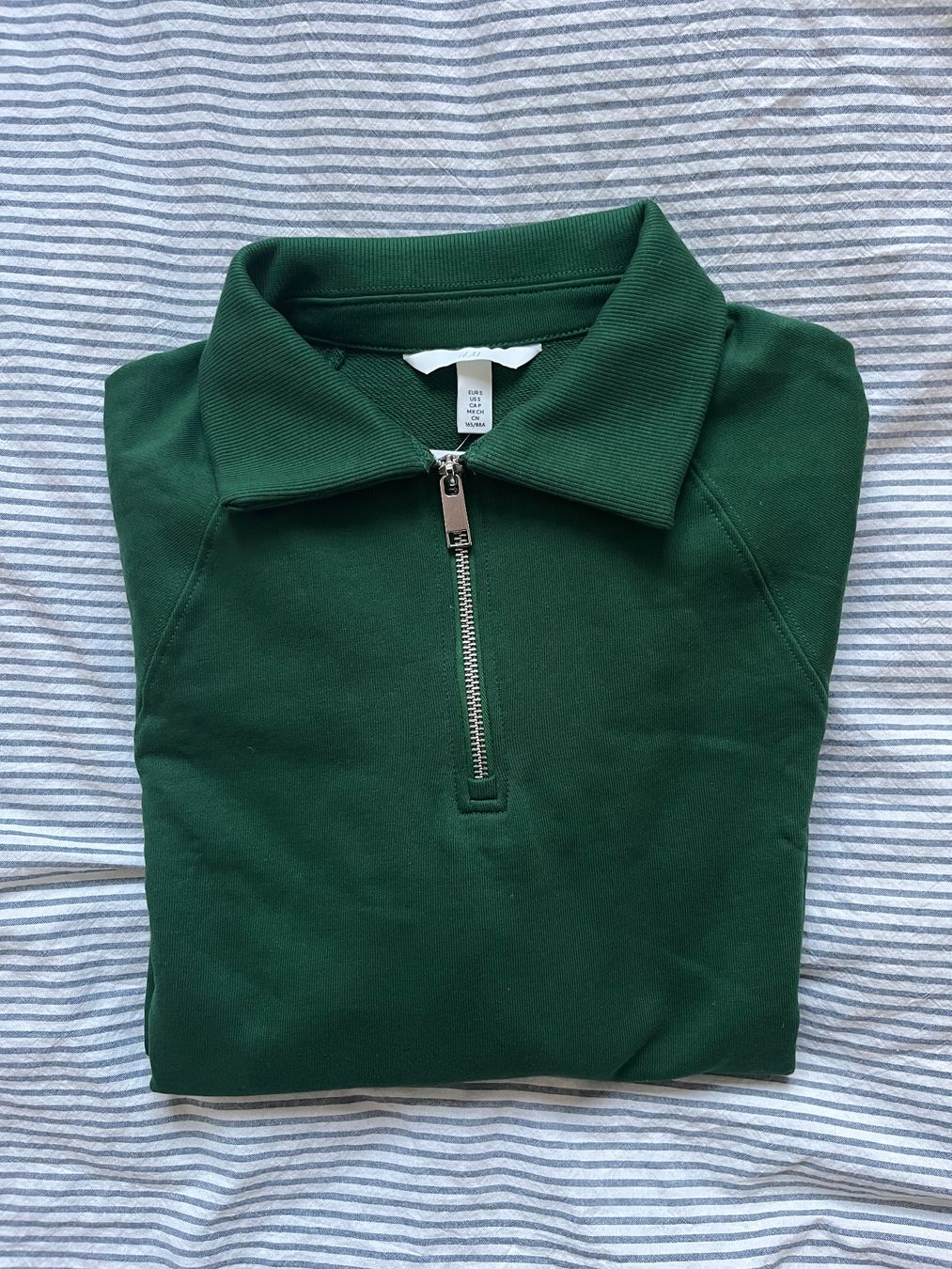 H&M Maglioni & Felpe: Oversized Sweatshirt / Pullover mit Zipper & Kragen – Nuovo e nell'imballaggio originale da Zürich venduto da flelisa