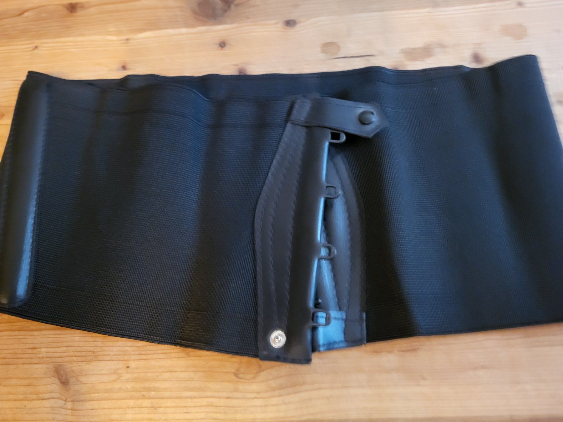 Cinture: Schwarzer elastischer Nierengurt, ca.95 cm – Nuovo (secondo la descrizione) da Guggisberg venduto da Aegertenlehn