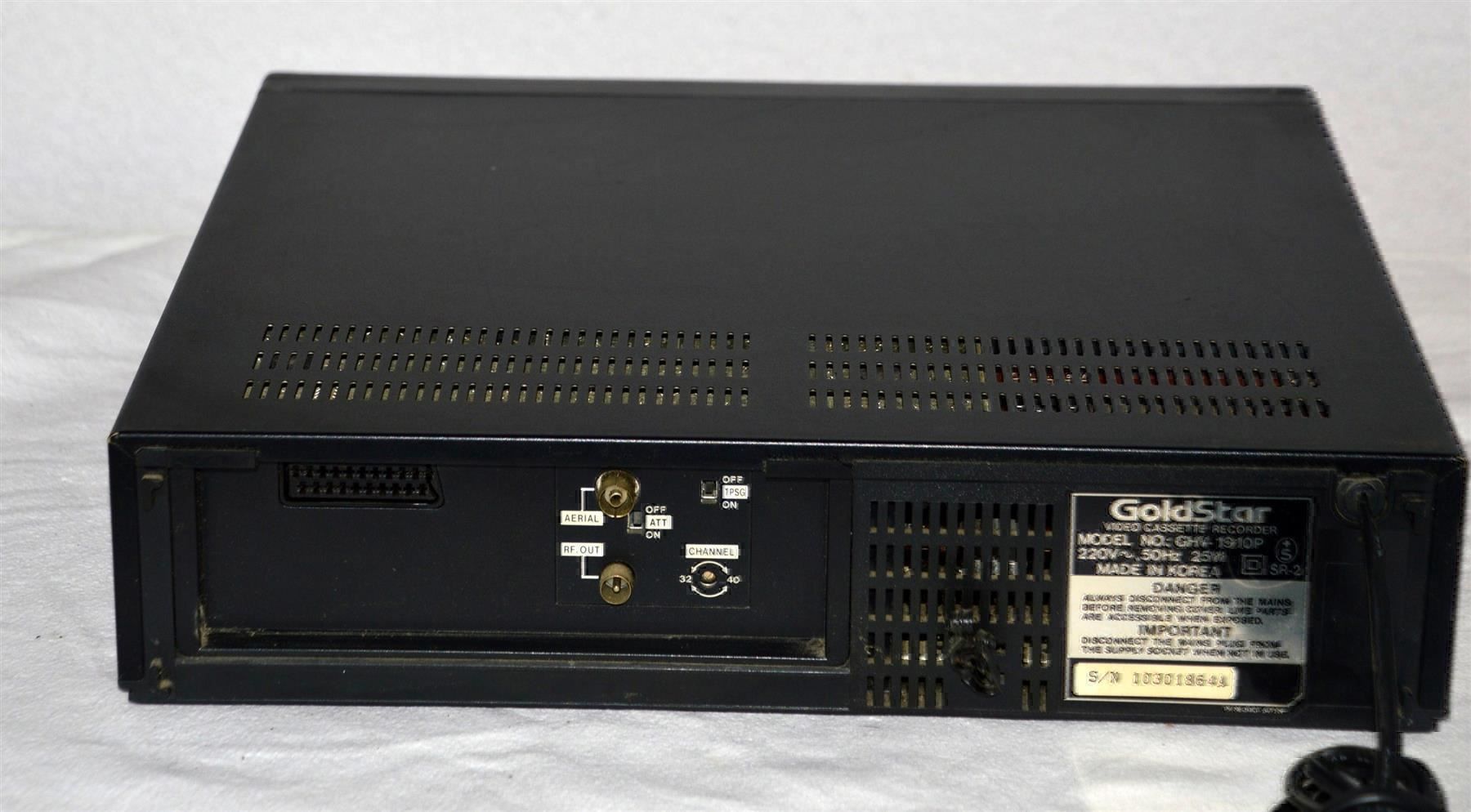 MAGNETOSCOPE GOLDSTAR R-10 - LECTEUR ENREGISTREUR VHS