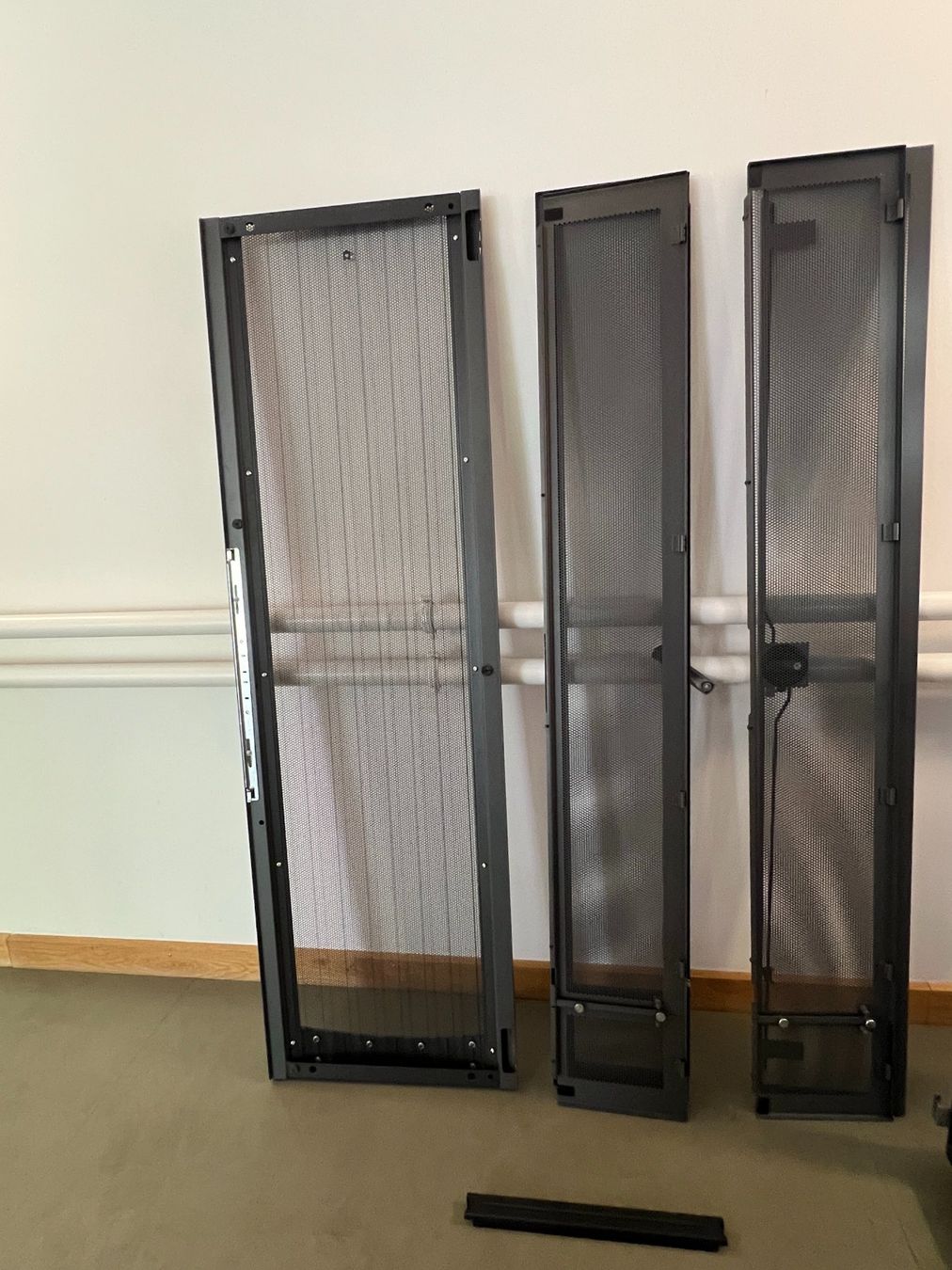 Hewlett Packard Racks & Ständer: HP Rack 10642 G2 – Gebraucht aus Zürich von tbfpartner 1
