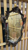 Barock Wandspiegel mit prunkvollem Ornament-Rahmen