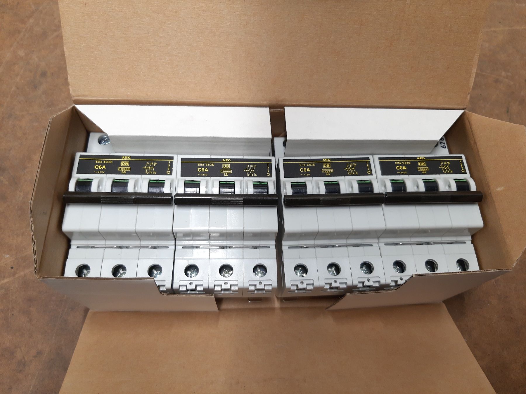 Interruttori: 4 x AEG ELFA Leitungsschutzschalter C6A 10kA 3Pol E83S DB – Nuovo e nell'imballaggio originale da Winterthur venduto da ReUse_Baumarkt 3