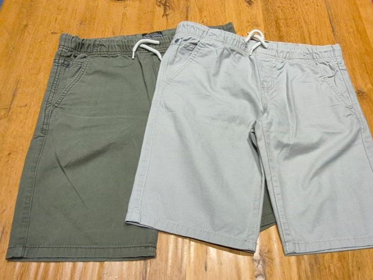 C&A Lotti & Set di vestiti: 152 - Grösse, 2er SET Kinder Shorts – Usato da Nottwil venduto da echtMOMO