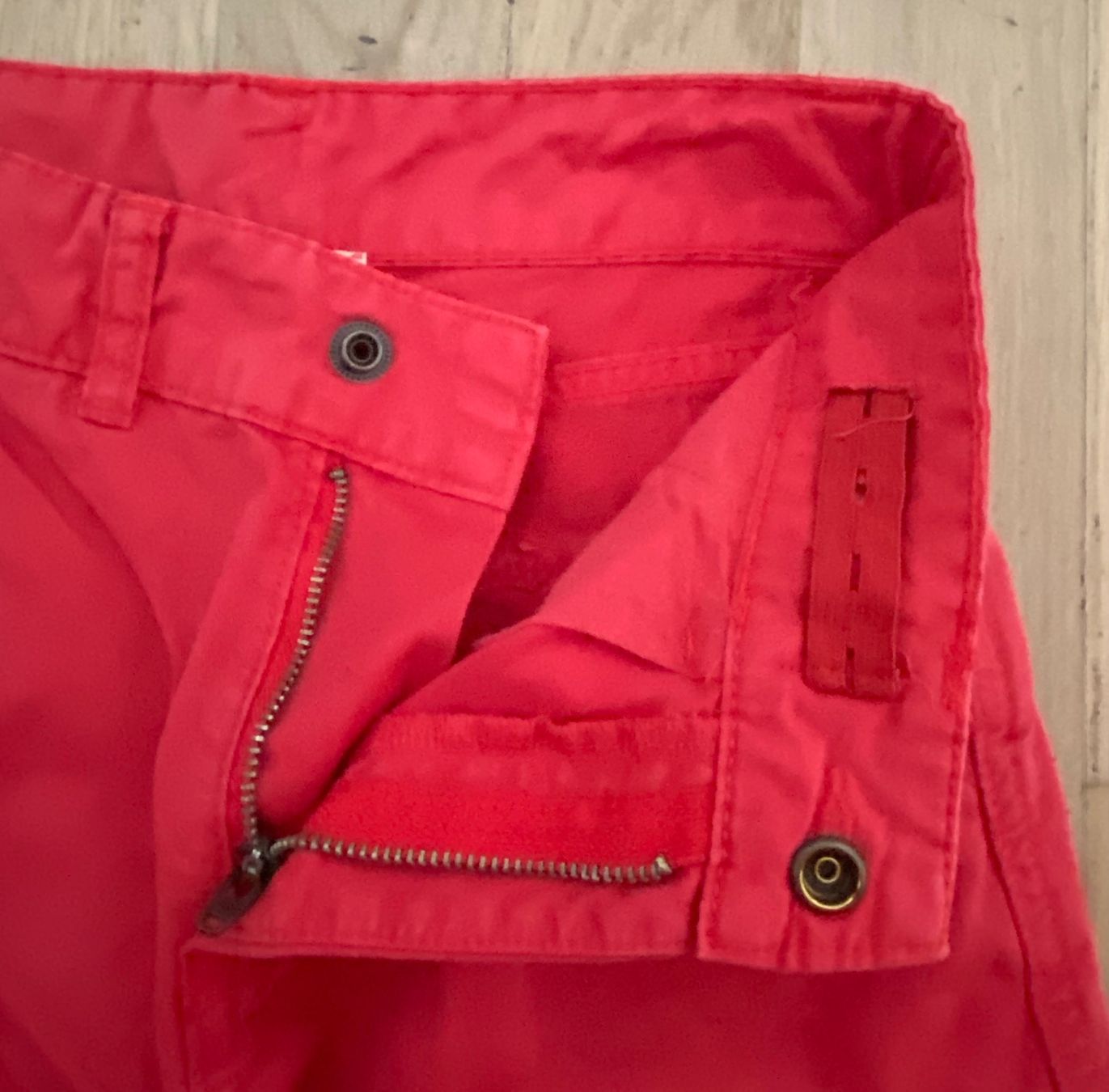 Du Pareil au Même Pantaloni: DPAM Bermuda rouge poches cargo t.140 / 10 ans – Nuovo (secondo la descrizione) da Genève venduto da kik_8jd6 3