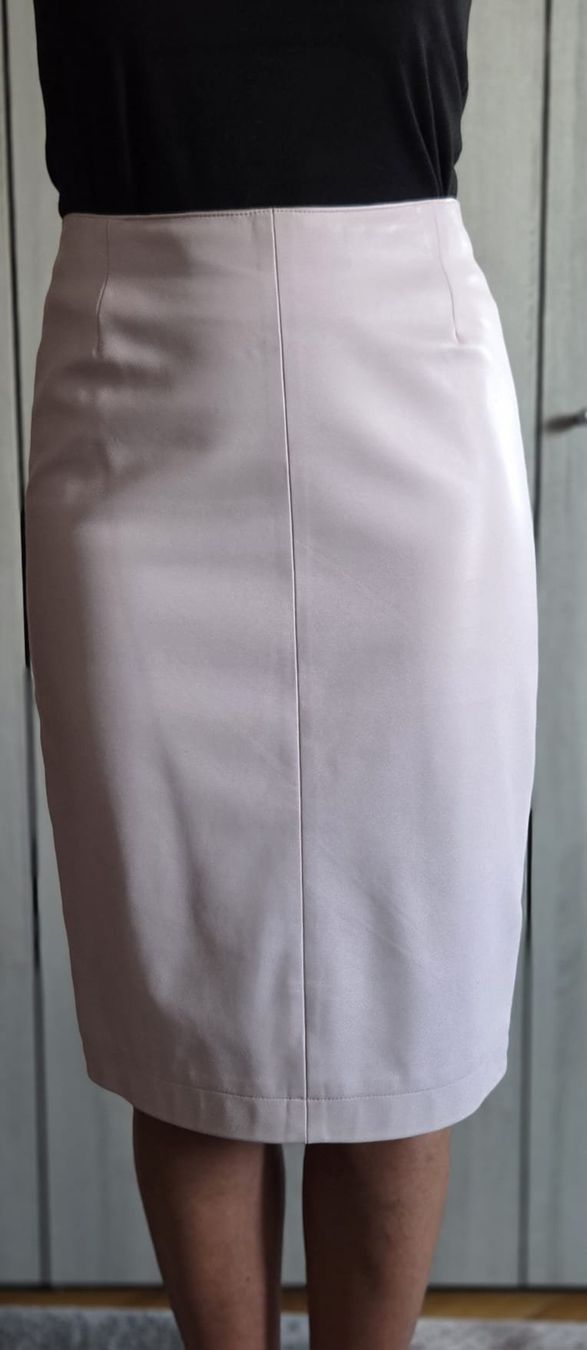 Completi & Tailleur: Ensemble tailleur rose poudré en cuir, élégant. Taille S. – Usato da Neuchâtel venduto da wikit 3