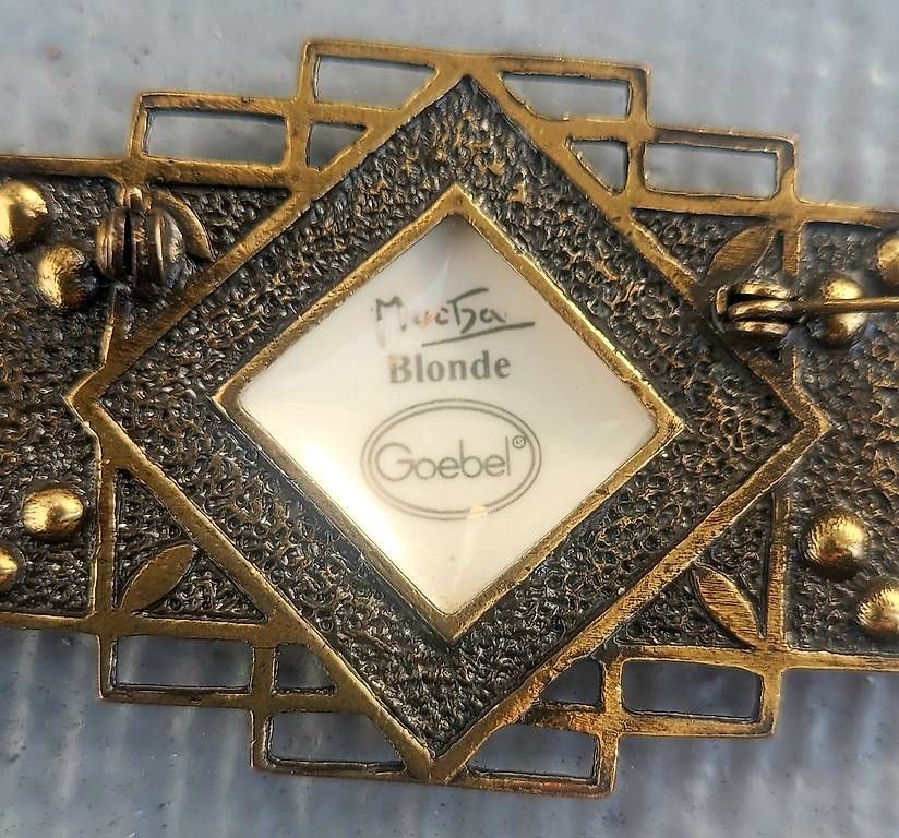Spille & Fermagli: Vintage Goebel Brosche / Alphonse Mucha  – Usato da Wetzikon ZH venduto da goe_h7yc 1