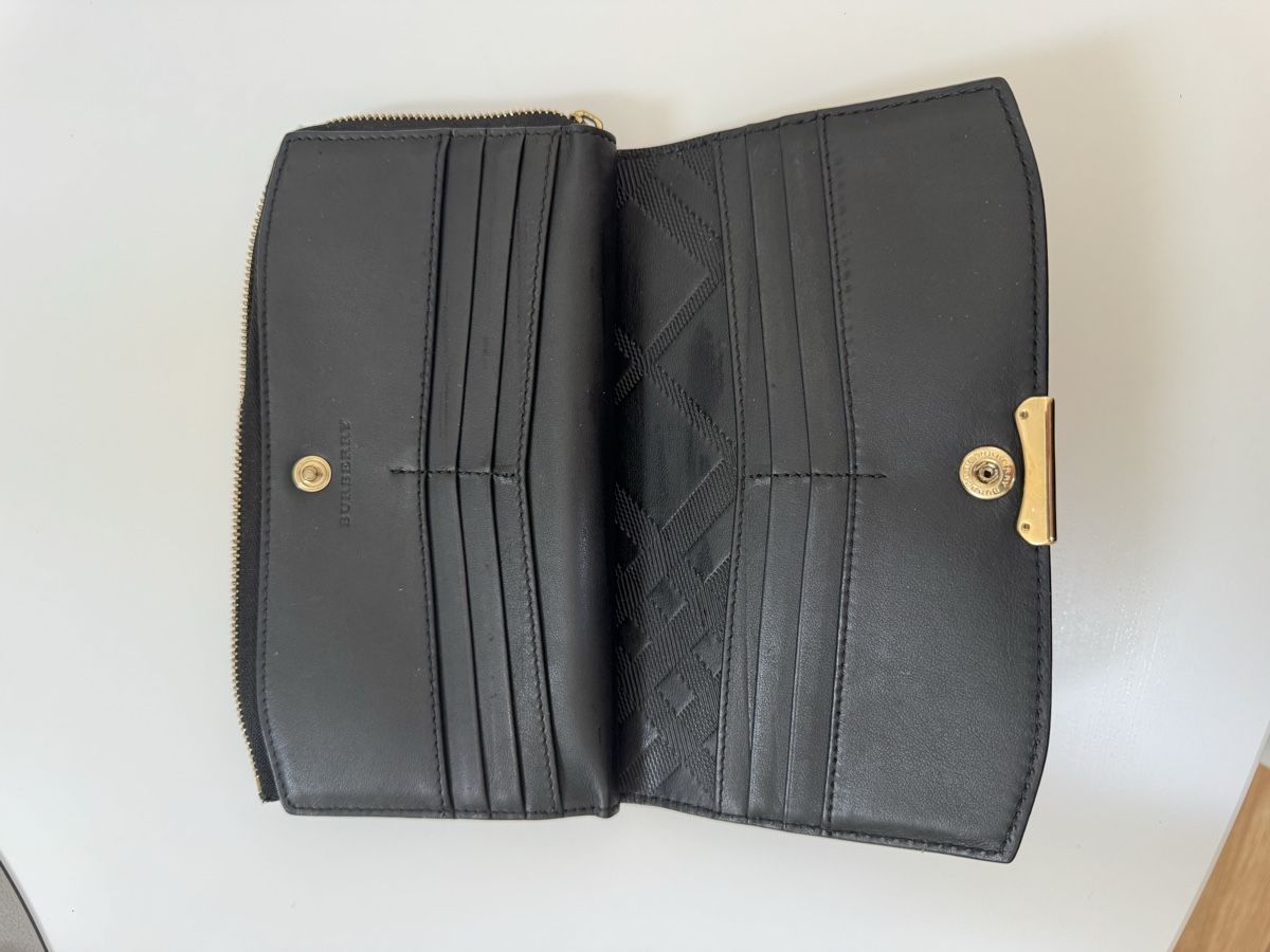 Burberry Portamonete: Burberry Portemonnaie – Usato da Binz venduto da natalia08 2
