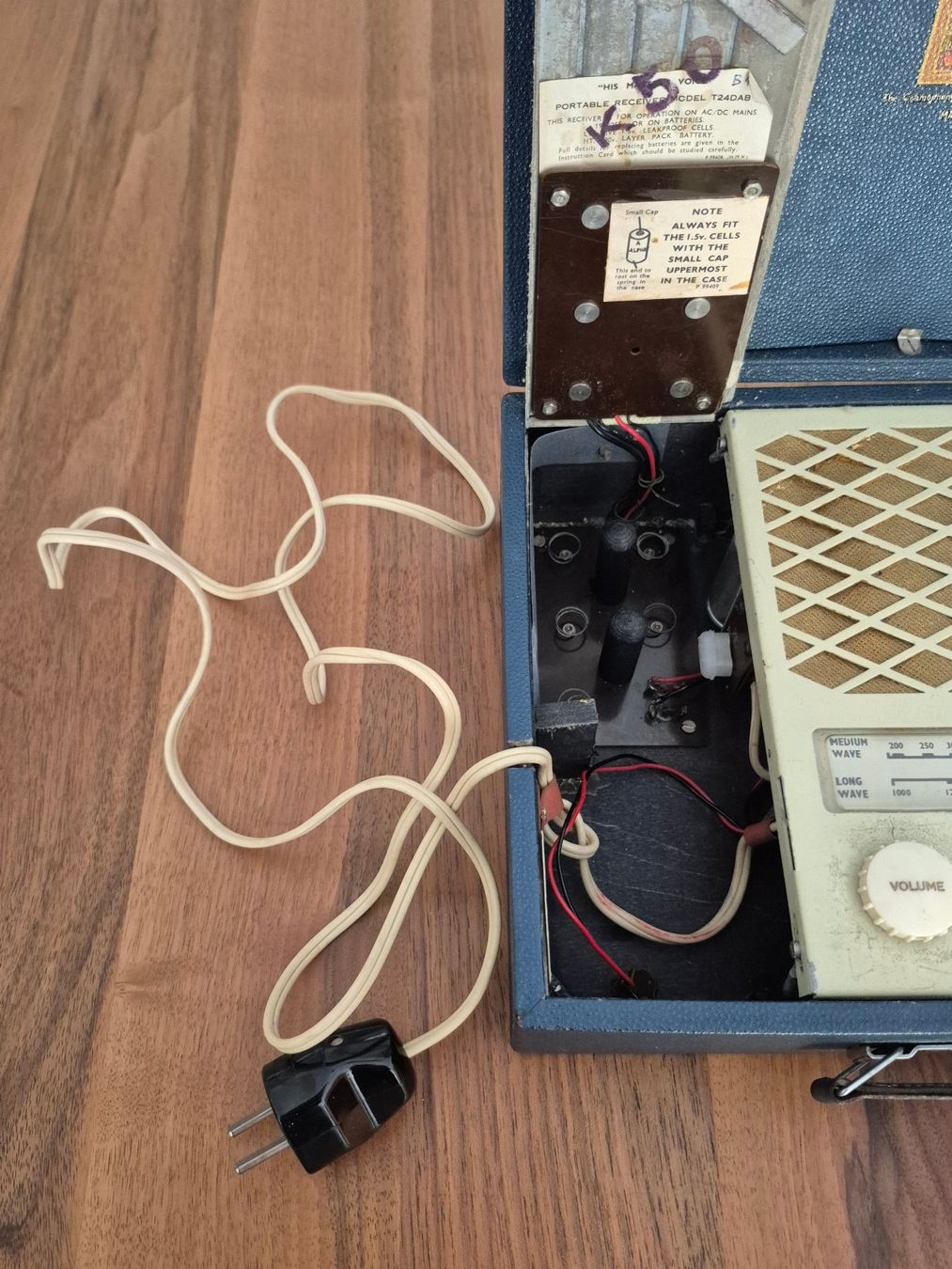 Radios: Sammlerobjekt Marconiphone T24DAB – D'occasion à Obernau par countdown 2