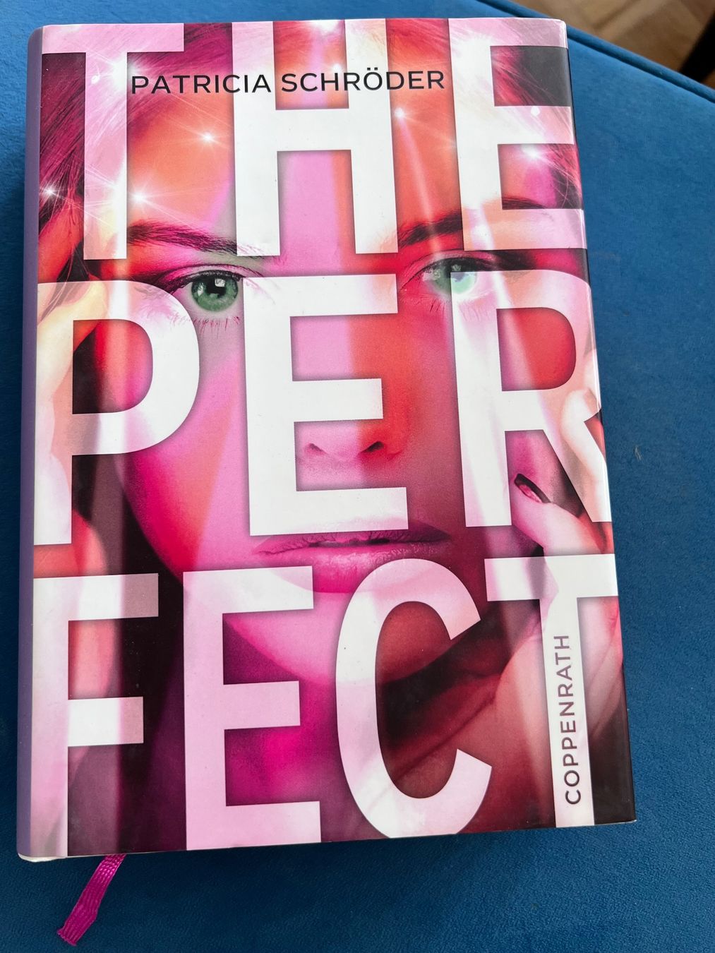 Libri: Buch - the perfect - roman – Nuovo (secondo la descrizione) da Effretikon venduto da YaMn