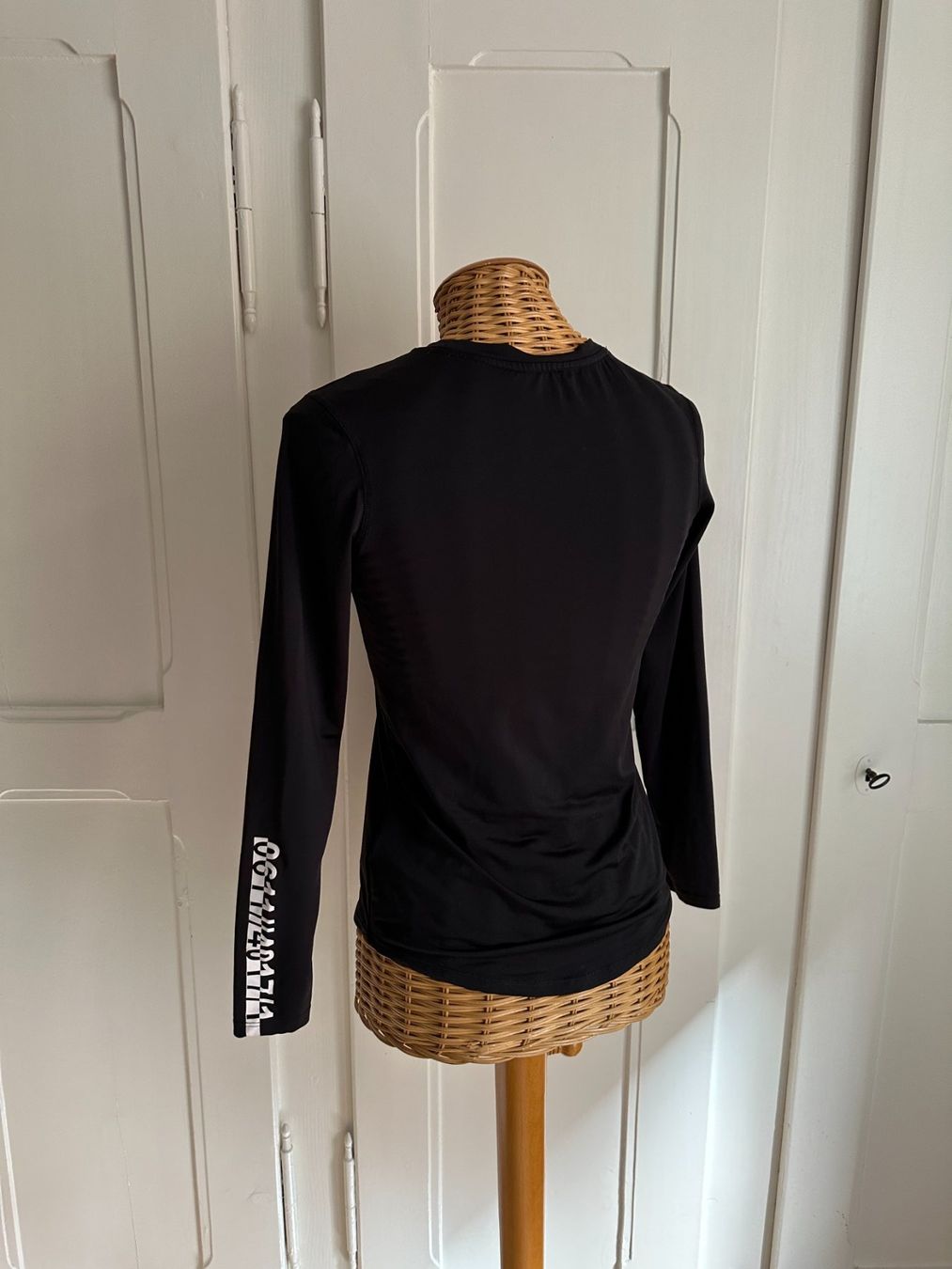 H&M T-shirt: Sport Langarmshirt schwarz - XS – Usato da Zürich venduto da Diazaio 2