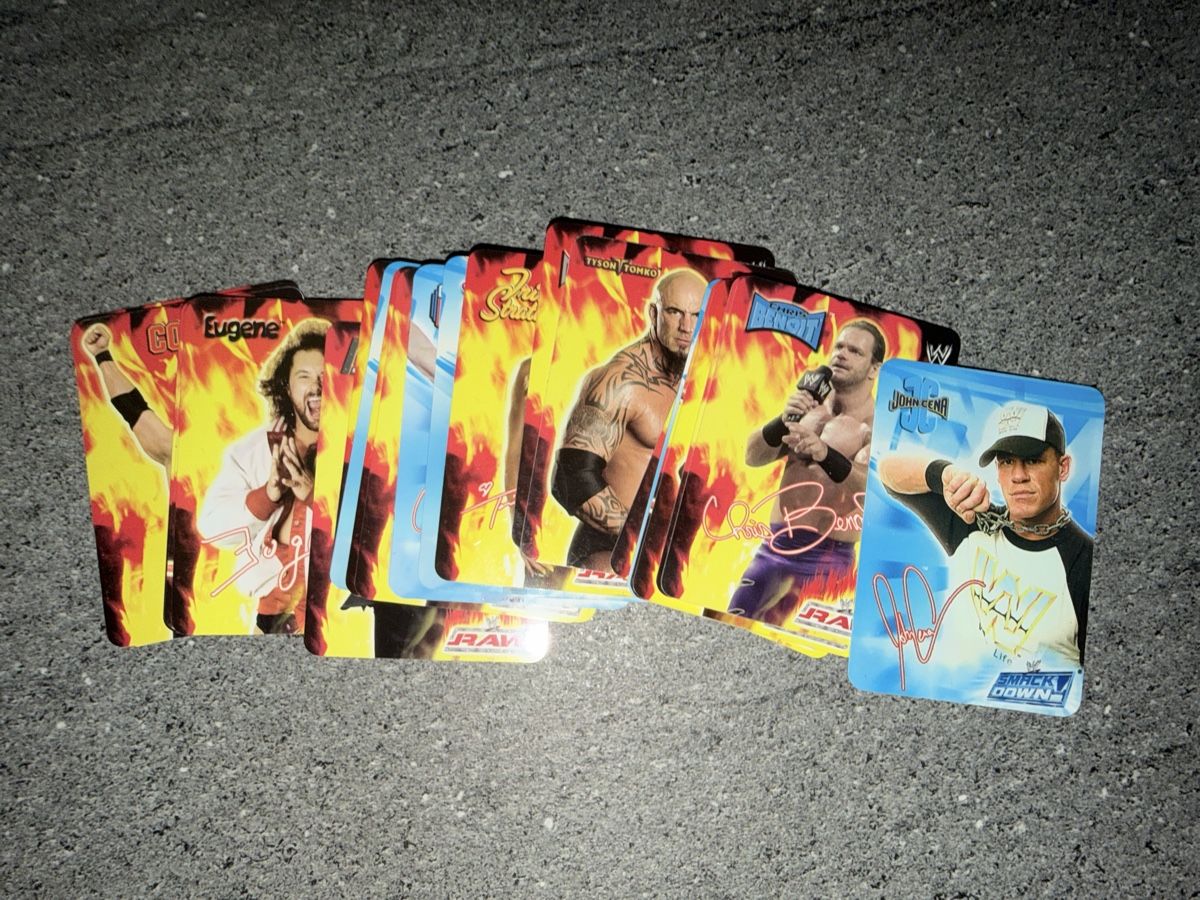 Cartes à collectionner: 120+ WWE LAMINCARDS 2004 – D'occasion à Giubiasco par th1_g22b 2