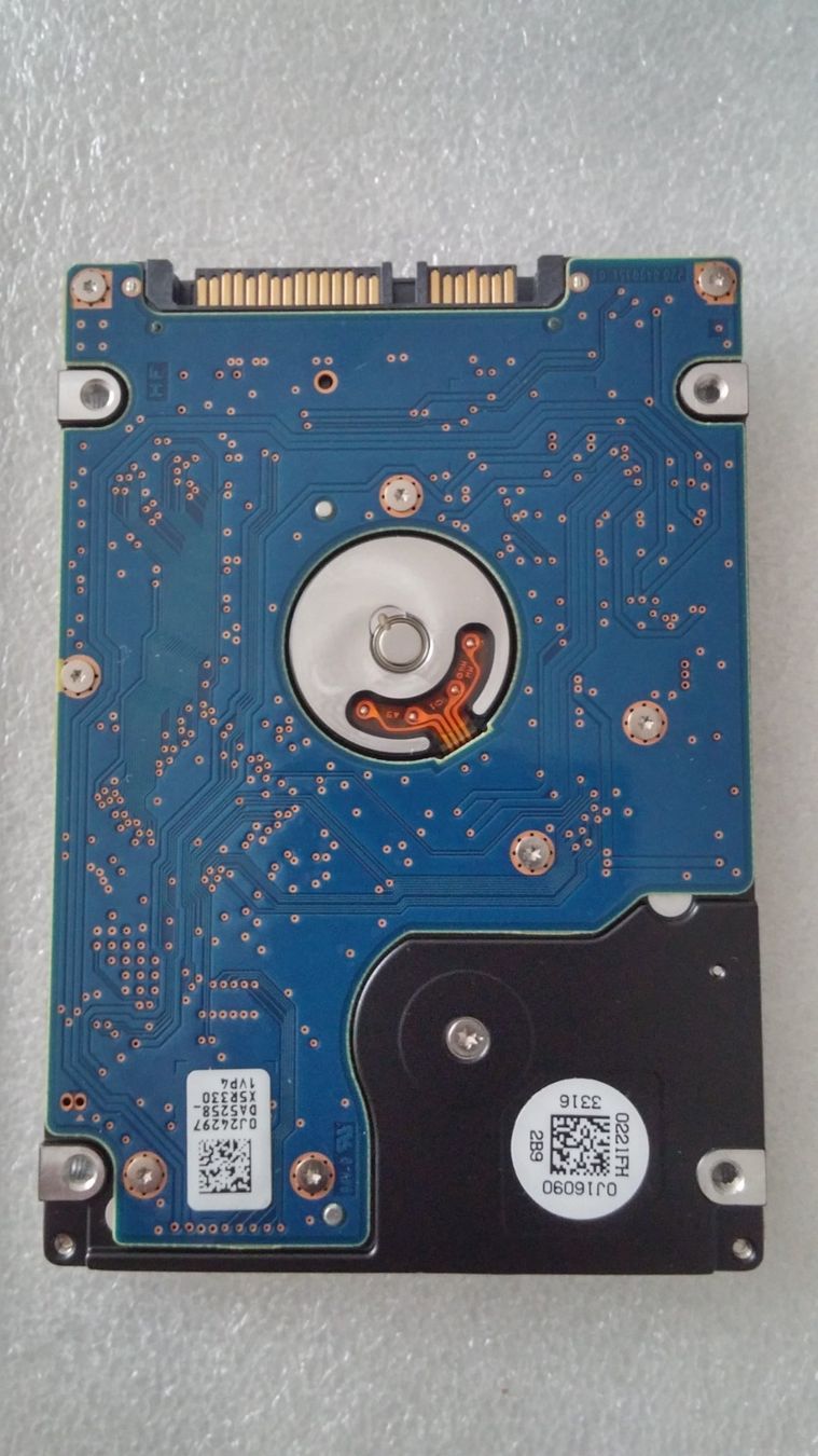 Dischi rigidi: 500GB Festplatte 2.5 von HGST – Usato da Zürich venduto da sendbad 1