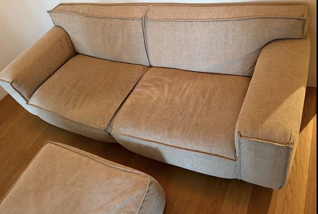 Interio Sofas: 2er Sofa mit Hocker, beige – Gebraucht aus Küsnacht ZH von LightSheer 1
