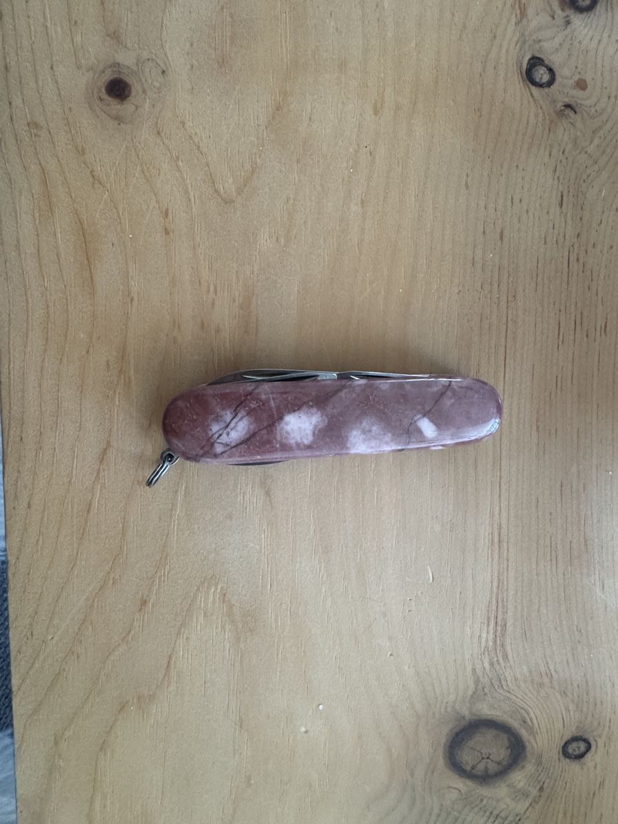 Victorinox Coltelli tascabile: Victorinox Sackmesser mit roter Jaspis – Usato da Scuol venduto da SilvanaE14