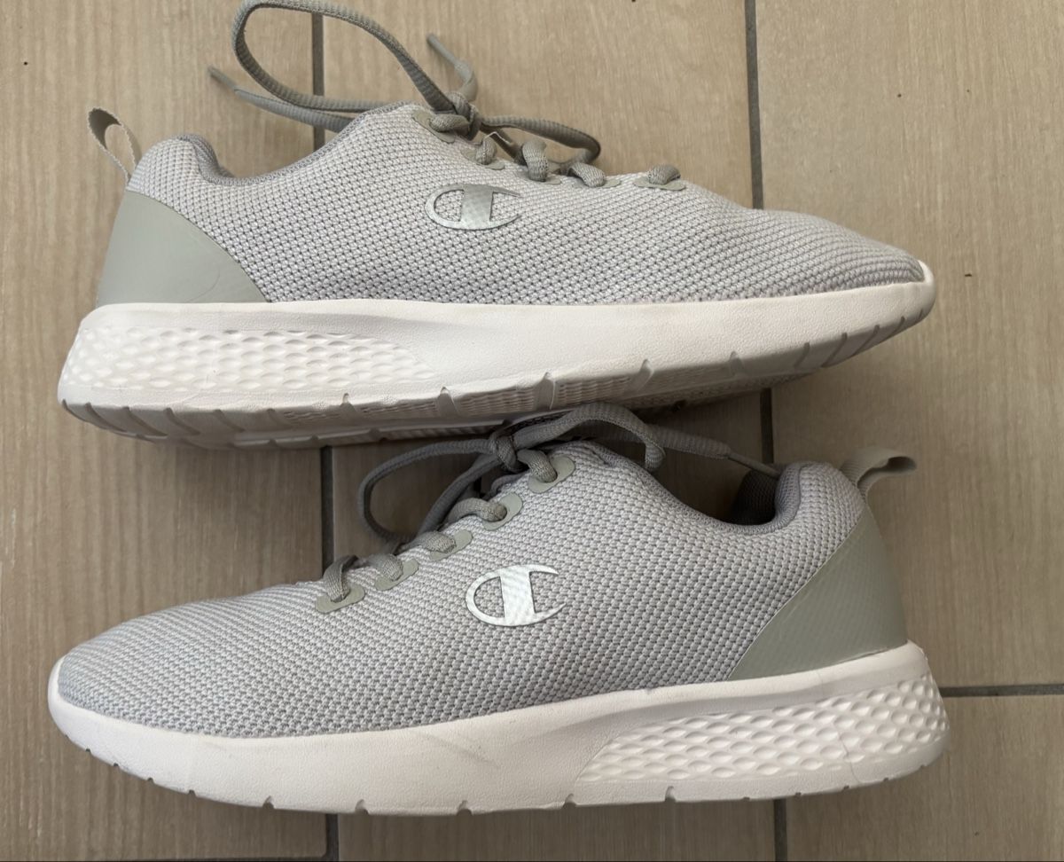 Champion Scarpe da donna: Baskets Champion gris clair,  37 – Usato da Moutier venduto da chicboutique 1