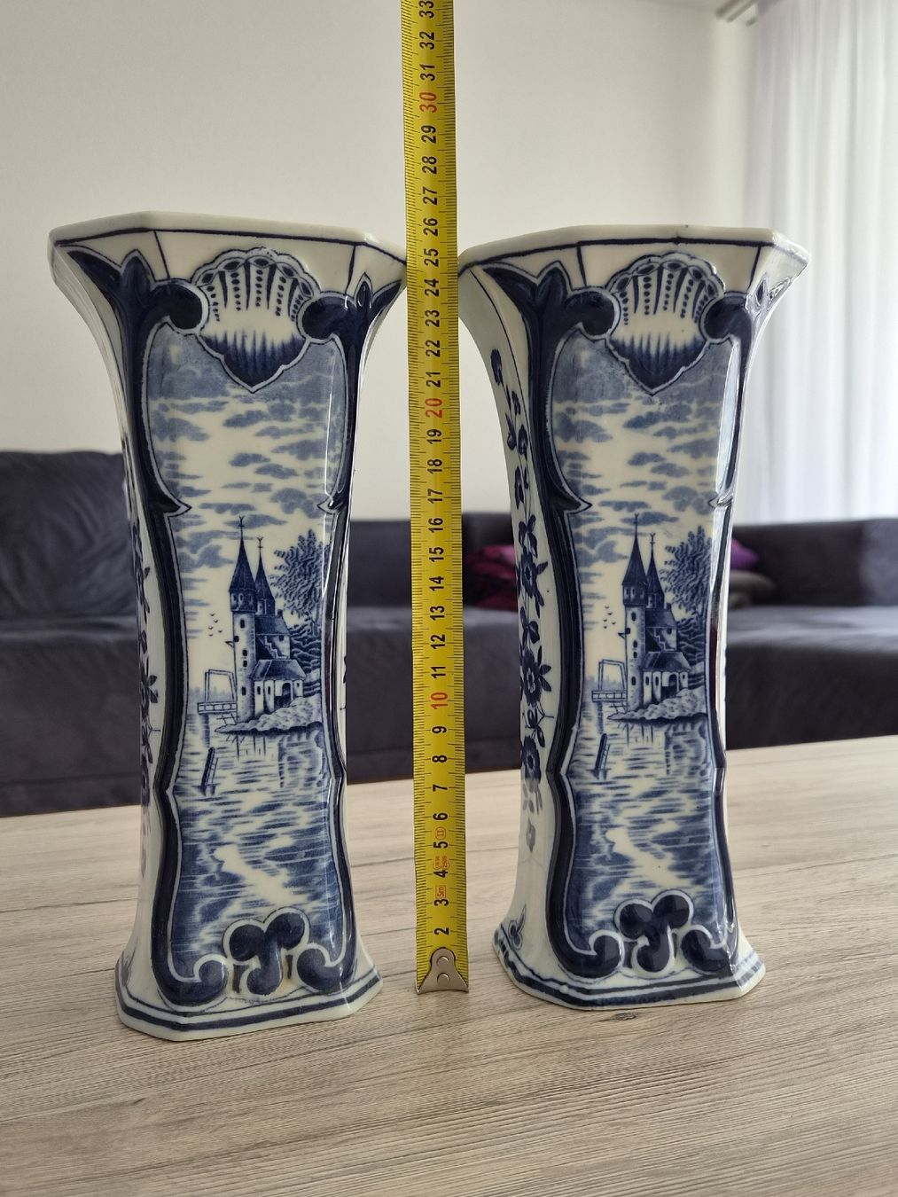 Vasen & Gefässe: Paar antike Delft Blauw Vasen – Handbemalt – Schloss-Szene – Gebraucht aus Bülach von Recherchieren 1