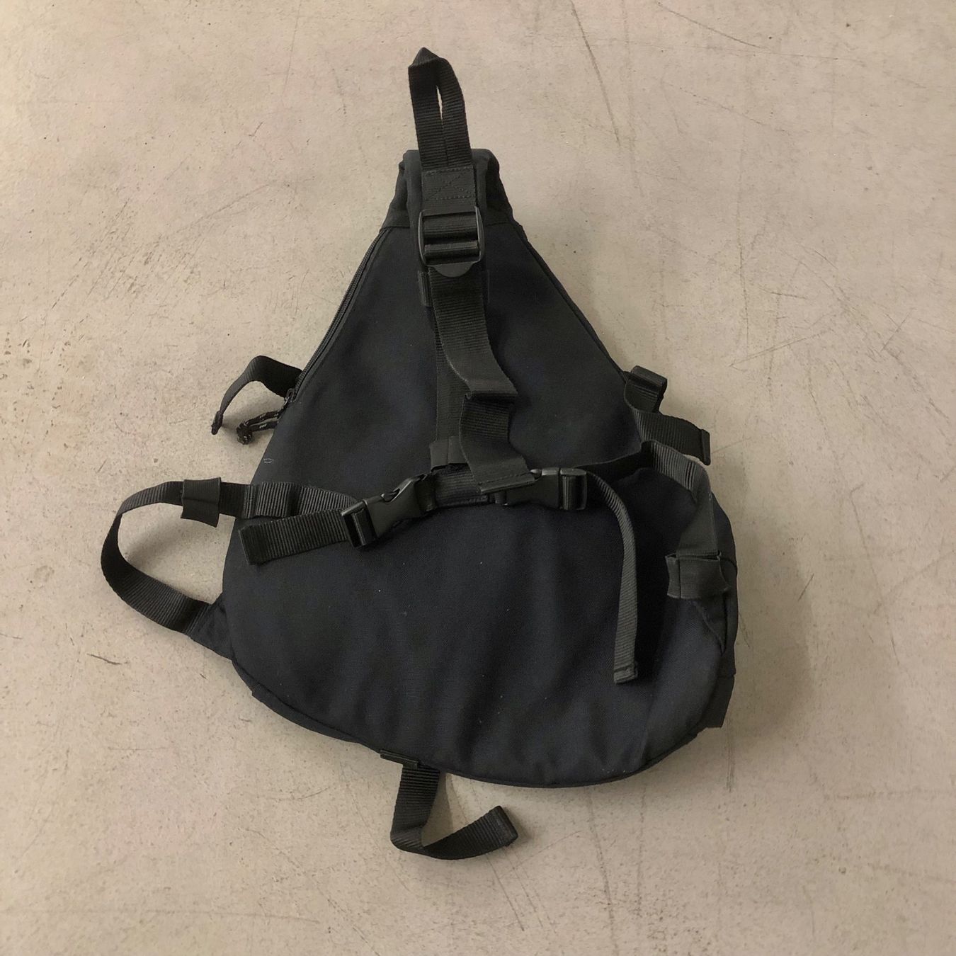 Diesel Zaini: Vintage Diesel Rucksack schwarz – Usato da Brienz BE venduto da Kokolea84 3