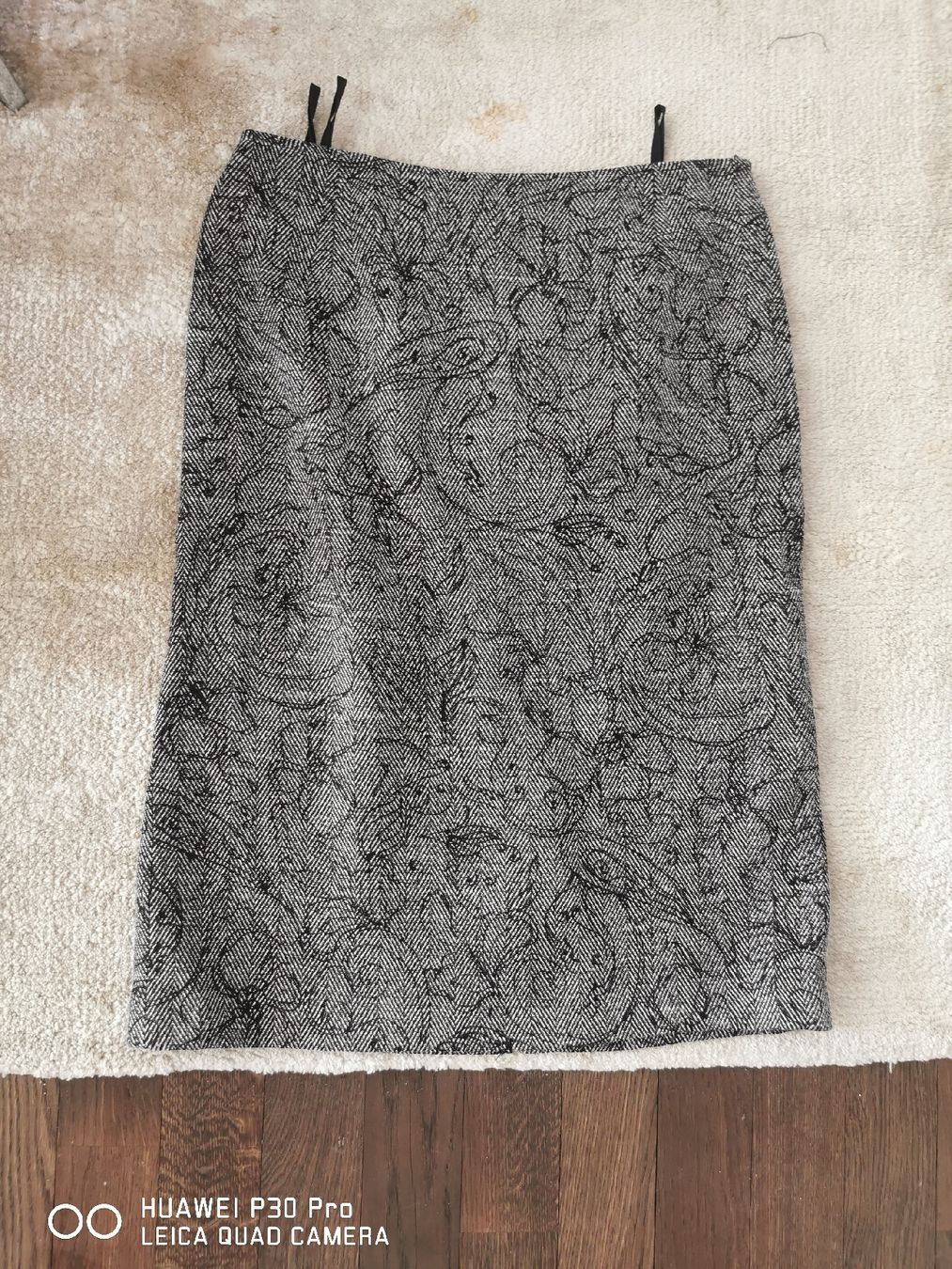 Röcke: Schicker Rock, Bleistiftform, schwarz-weiss Muster, Gr. 36 – Neu (gemäss Beschreibung) aus Erlenbach ZH von alisamilana