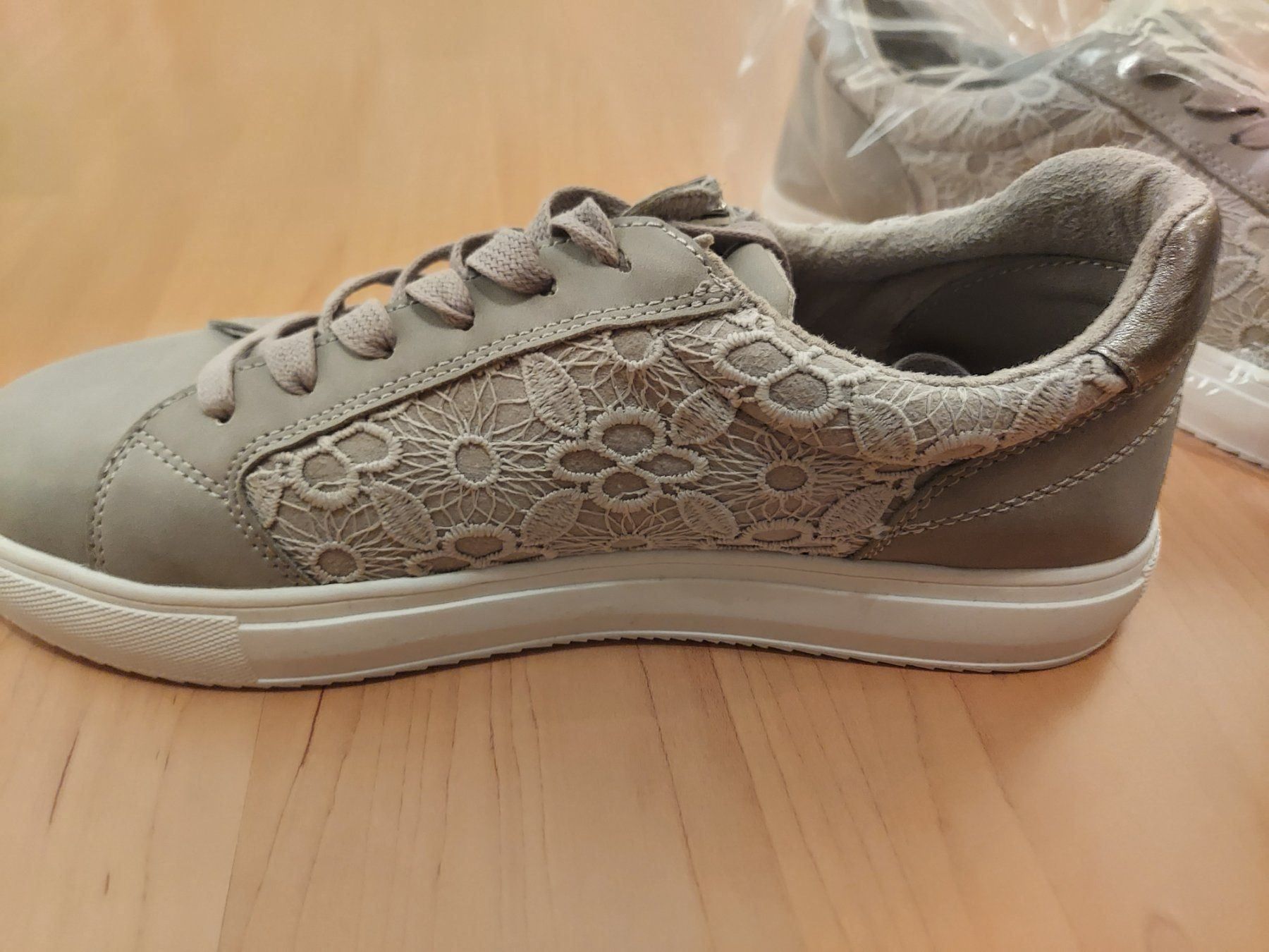 Scarpe da donna: Turnschuhe Bata Grösse 41 NEU – Nuovo (secondo la descrizione) da Altishofen venduto da tammy05 4
