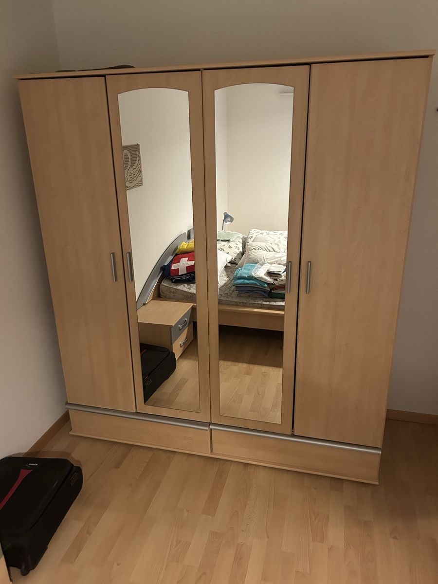 Armadi: Kleiderschrank – Usato da Altdorf UR venduto da yan_q8d8