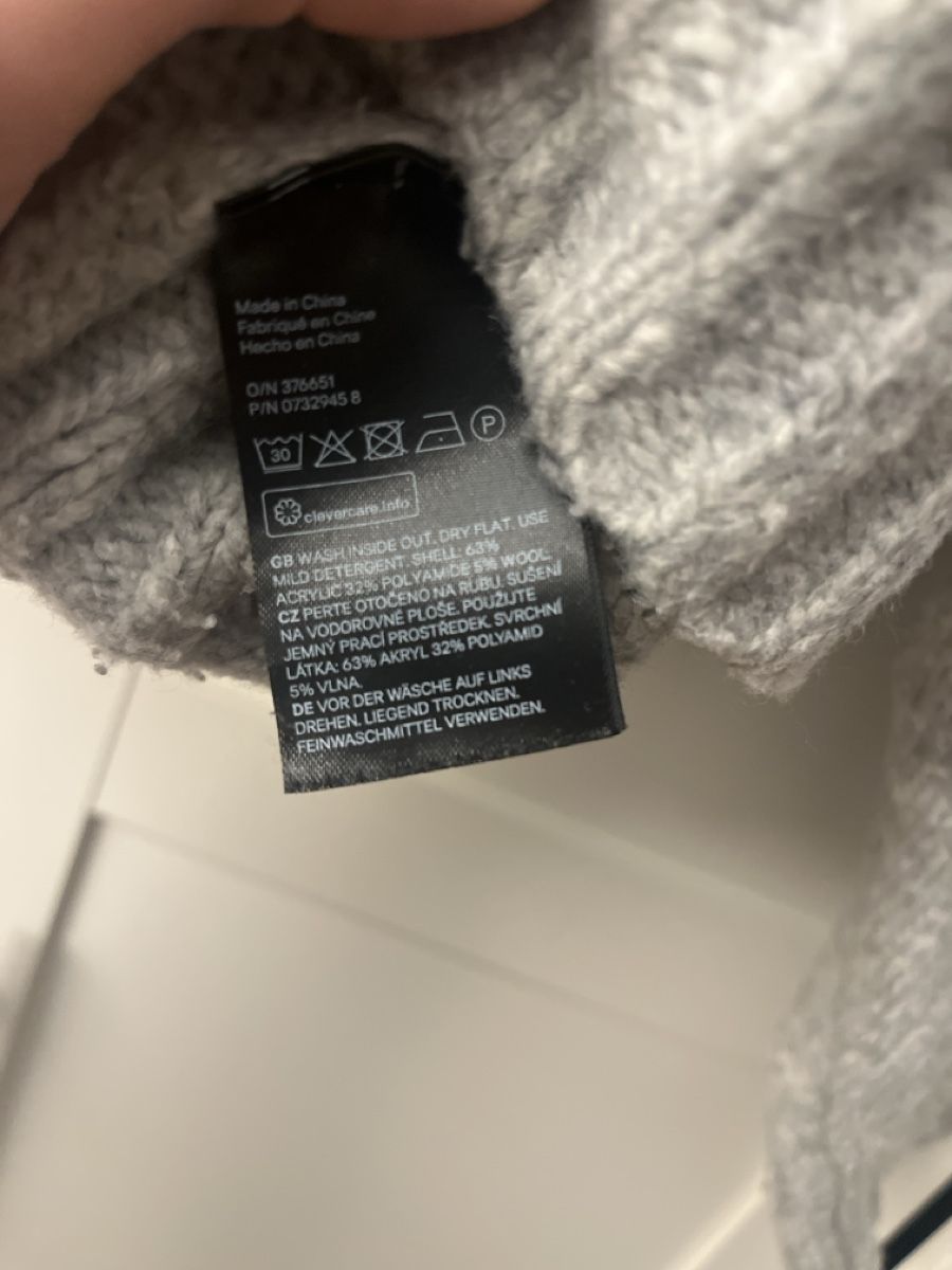 H&M Maglioni & Felpe: Strickpullover grau Zopfmuster  – Usato da Zürich venduto da zoe_6fqm 3