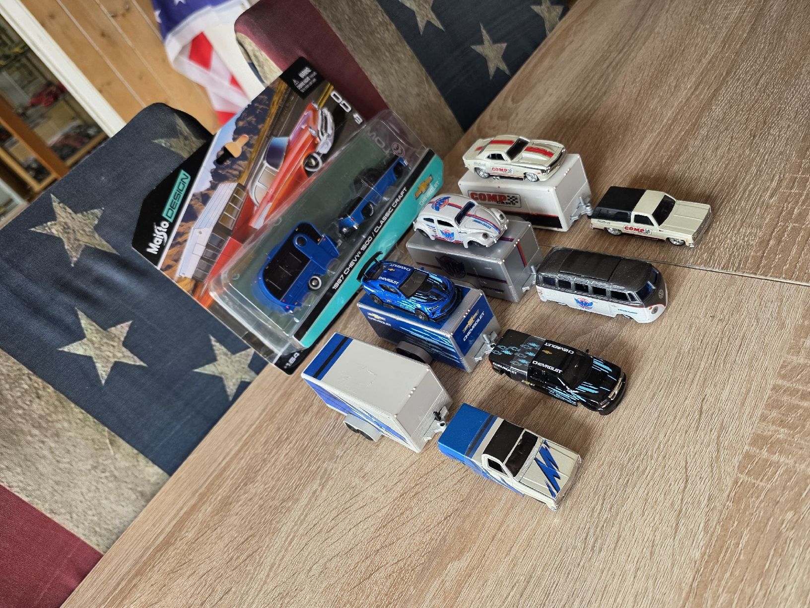 Maisto Modellautos: 5x Team Transporter 1:64 Maisto – Neu (gemäss Beschreibung) aus Goldingen von Muscle_Cars84 2