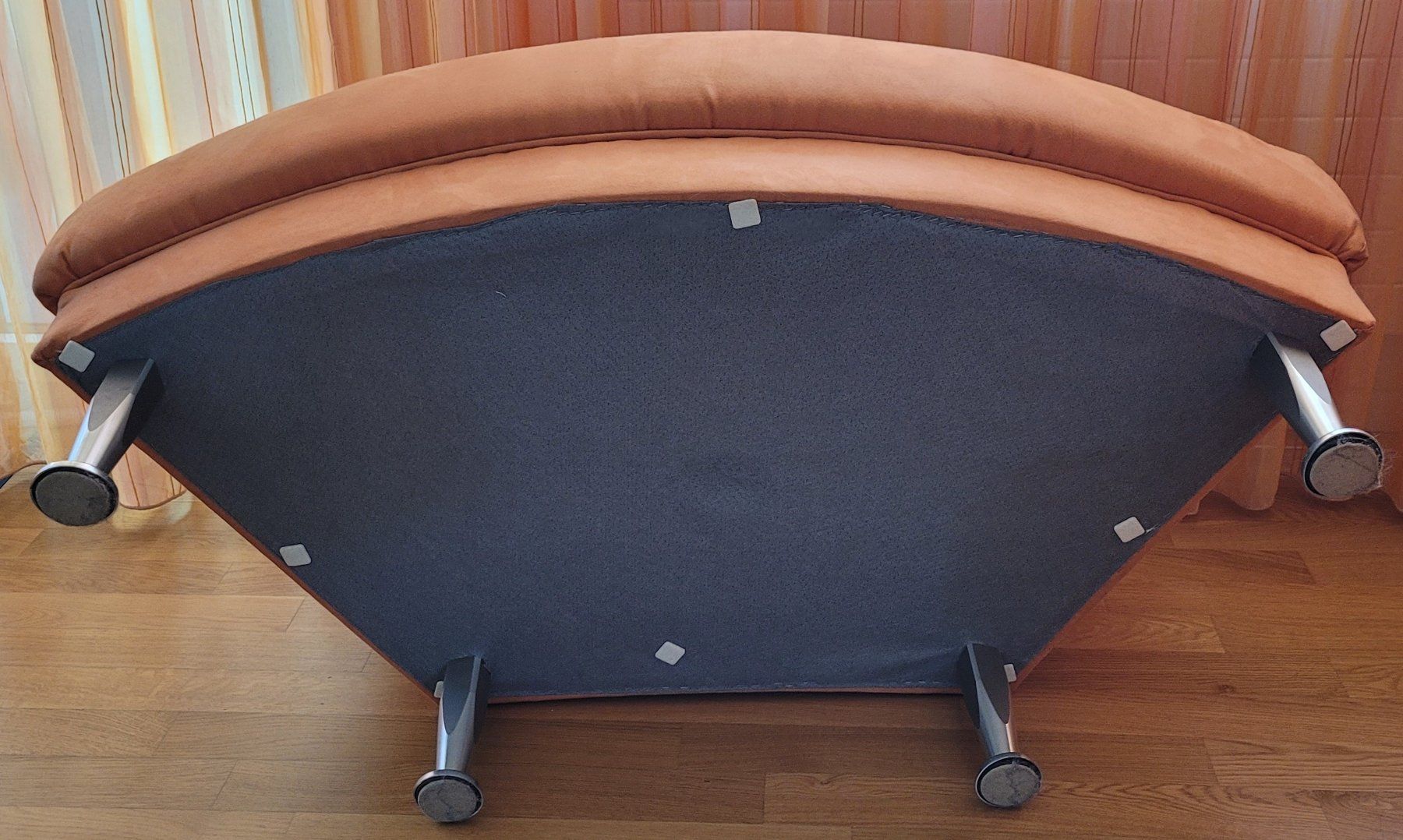 Hocker: Polsterhocker Sofahocker Sitzhocker Fusshocker Hocker Orange – Gebraucht aus Zürich von fourpaws 2