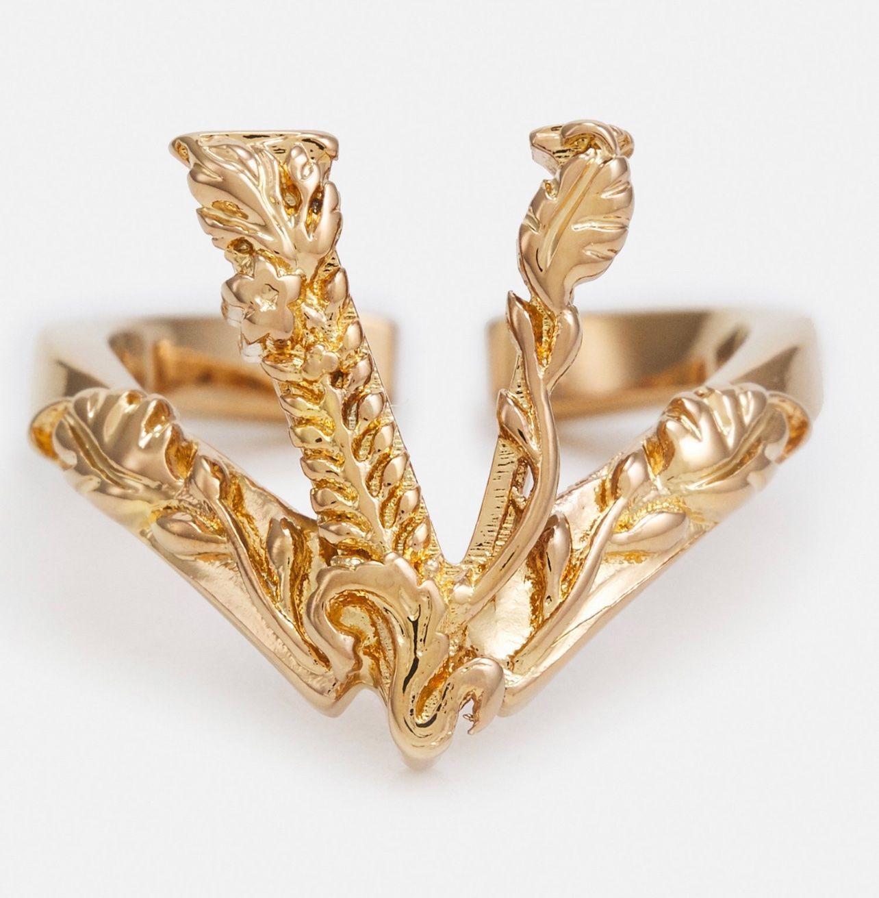 Ringe: Versace Ring mit V-Logo – Neu und originalverpackt aus Oberaach von Dandy2021 2