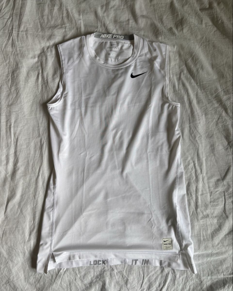 Nike T-shirt: Maillot débardeur compression Nike Pro Dri-Fit – Usato da Pâquier-Montbarry venduto da dloic_
