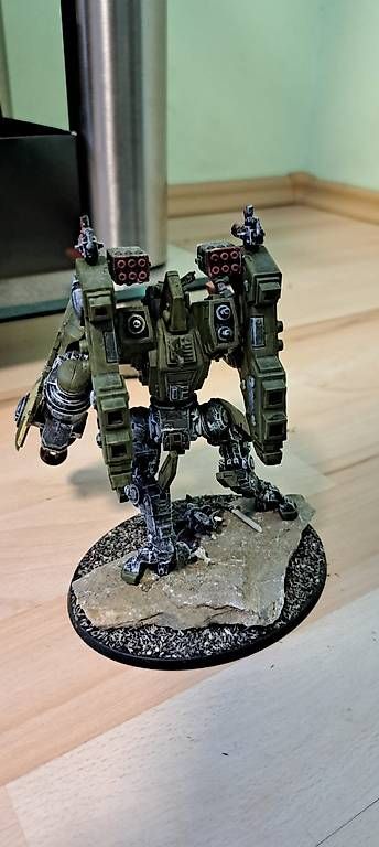 Kit di modellismo & Modellini statici: Warhammer 40k T'au Riptide Battlesuit Vollbemalt&Eldar Base – Usato da Wohlen AG venduto da Faluca 1