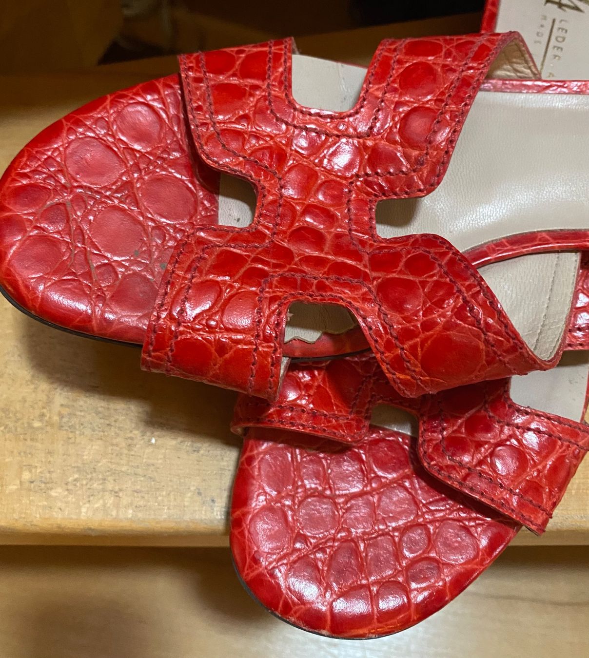 Scarpe da donna: Sandale Leder Asper rot Grösse 40 – Usato da Russikon venduto da Honolulu-2019 1
