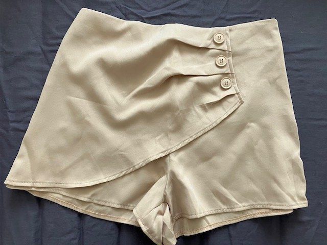 Shein Hosen: Short élégant rose poudre  taille L – Gebraucht aus Marin-Epagnier von rchouchouu
